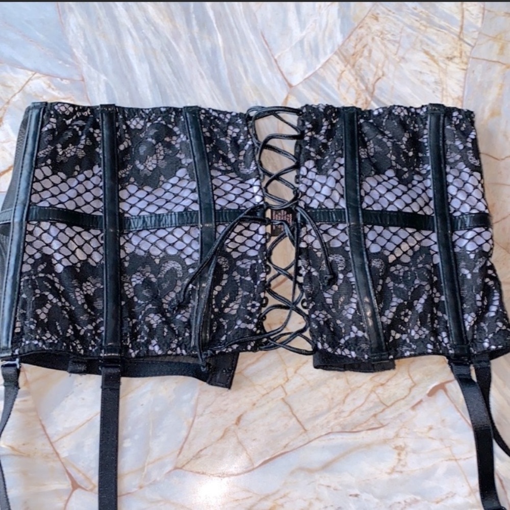 Victoria Secret Seduction Faux Leather Lace Garger Belt Waist Cincher Small